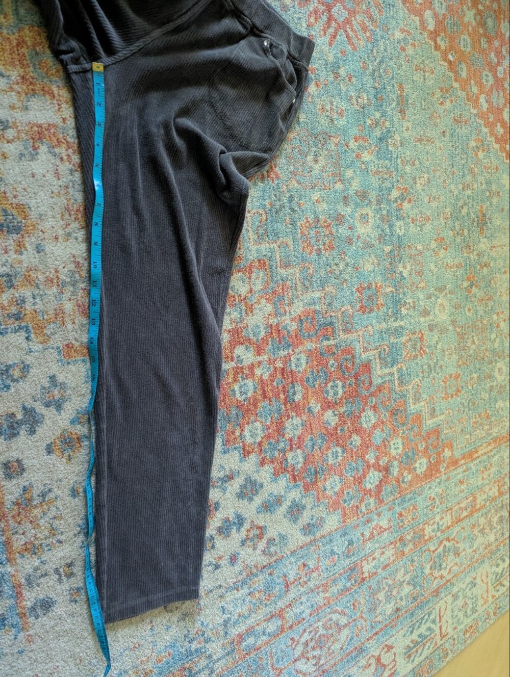 Quacker Factory Gray Corduroy Knit Pull On Tapered Pants Womens Small High Rise - Picture 12 of 12
